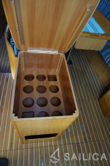 Overblue 44 - Yacht Charter Sailica