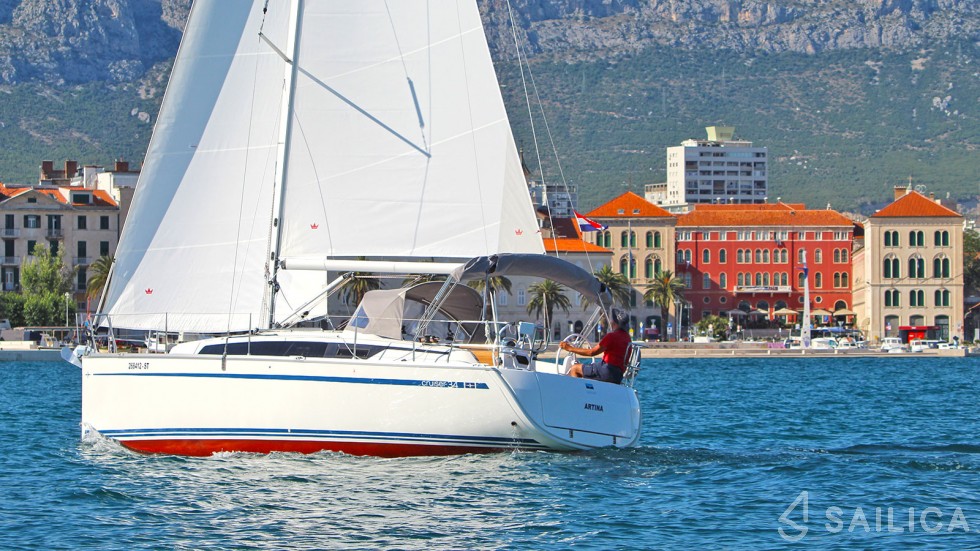 Bavaria 34 Cruiser - Yacht Charter Sailica