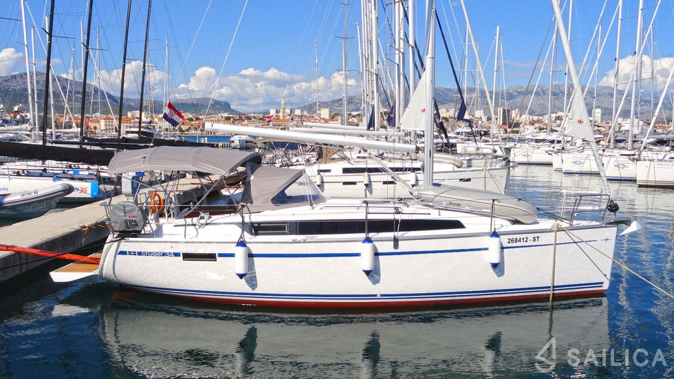 Bavaria 34 Cruiser - Yacht Charter Sailica