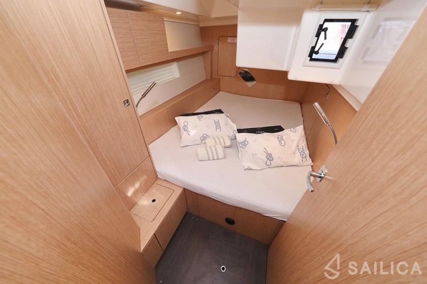 Bavaria C45 Holiday - Yacht Charter Sailica