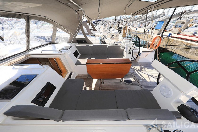 Bavaria C45 Holiday - Yacht Charter Sailica