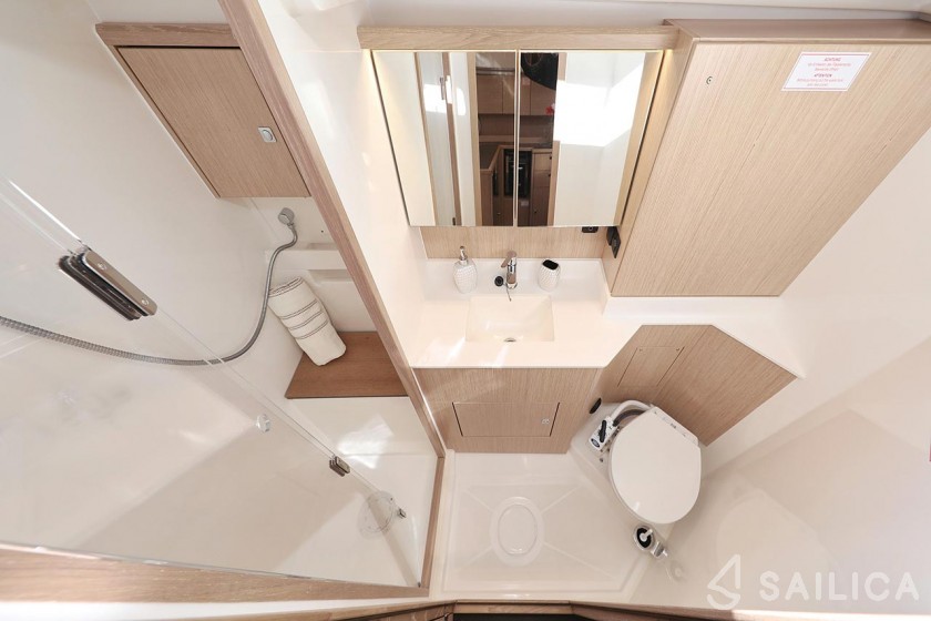 Bavaria C45 Holiday - Yacht Charter Sailica