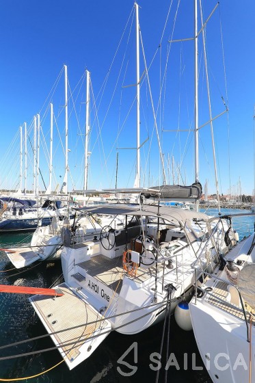 Bavaria C45 Holiday - Yacht Charter Sailica