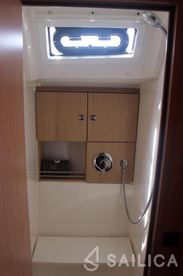Bavaria 46 Cruiser - Yacht Charter Sailica