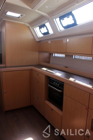 Bavaria 46 Cruiser - Yacht Charter Sailica