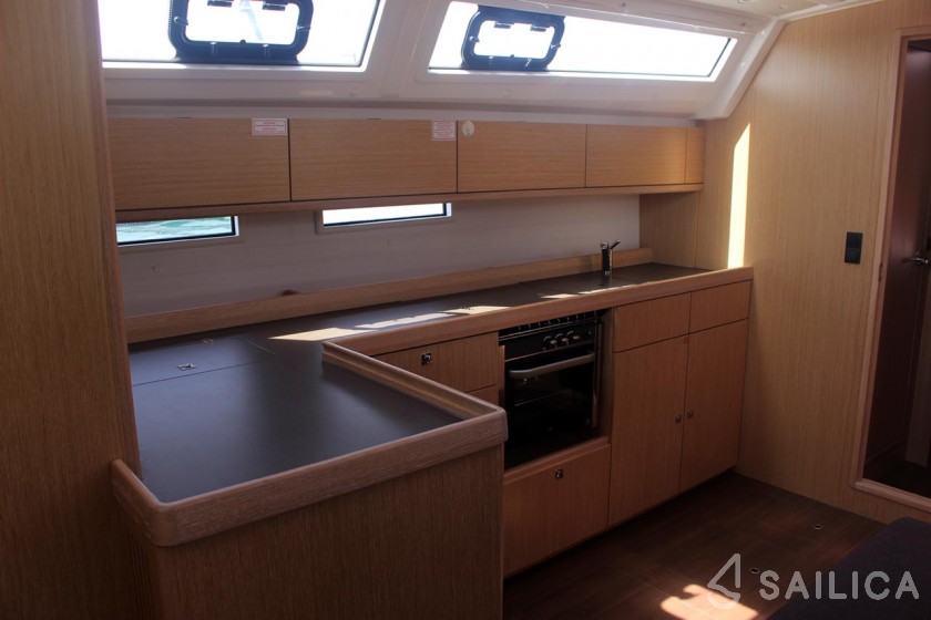 Bavaria 46 Cruiser - Yacht Charter Sailica