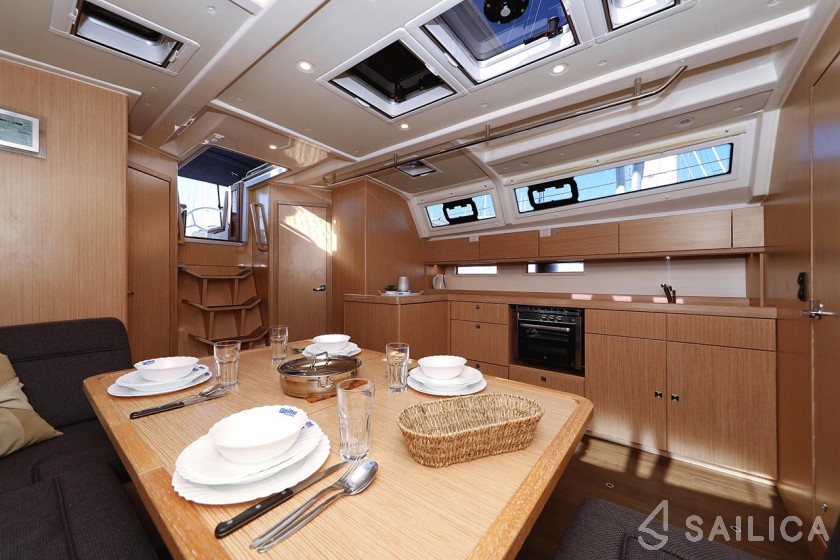 Bavaria 46 Cruiser - Yacht Charter Sailica