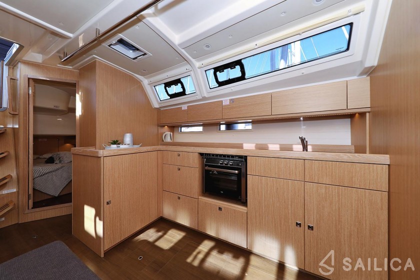 Bavaria 46 Cruiser - Yacht Charter Sailica