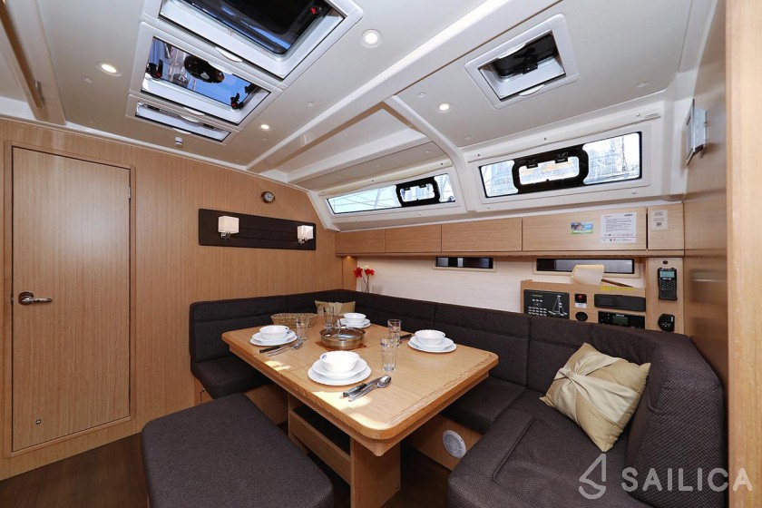 Bavaria 46 Cruiser - Yacht Charter Sailica