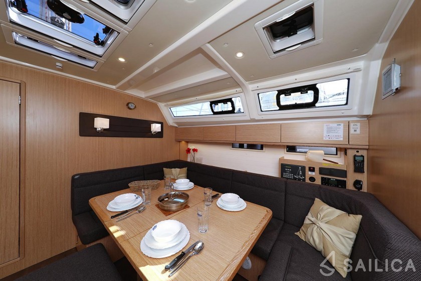 Bavaria 46 Cruiser - Yacht Charter Sailica