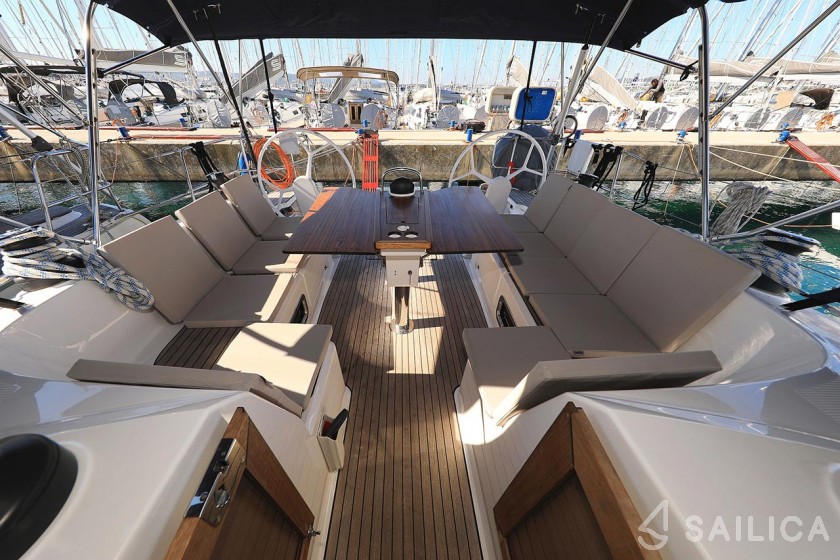 Bavaria 46 Cruiser - Yacht Charter Sailica