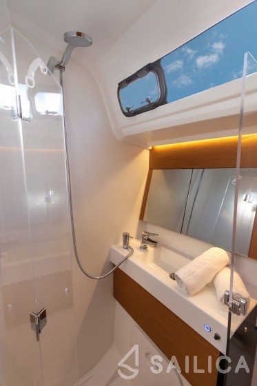 Sun Odyssey 410 - Yacht Charter Sailica