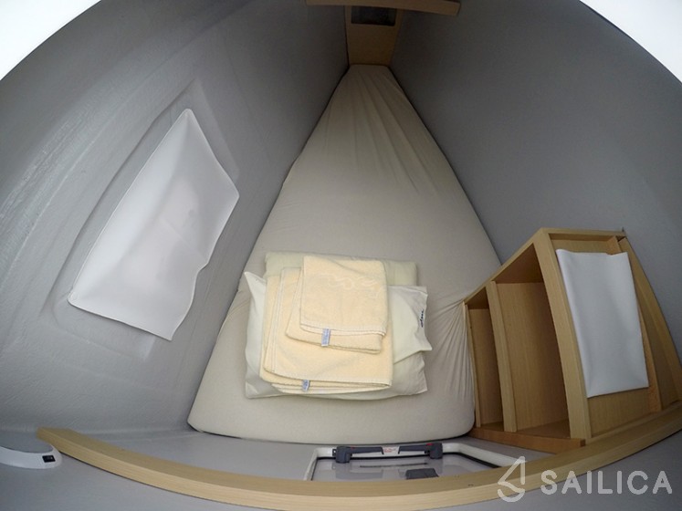 Lagoon 42 - Yacht Charter Sailica