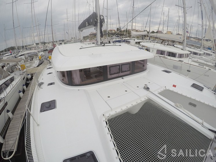 Lagoon 42 - Yacht Charter Sailica
