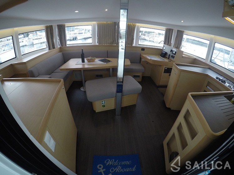 Lagoon 42 - Yacht Charter Sailica