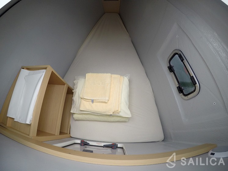 Lagoon 42 - Yacht Charter Sailica