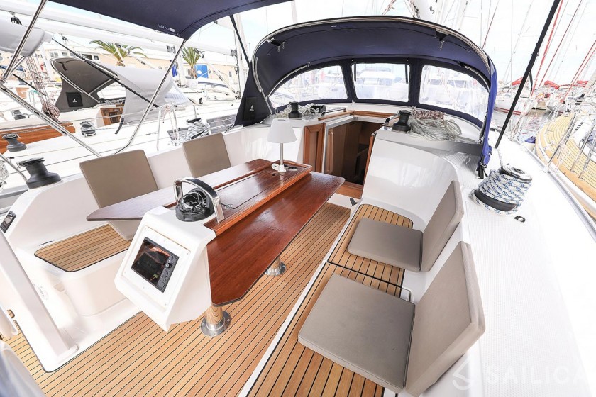 Bavaria 41 Cruiser - Yacht Charter Sailica