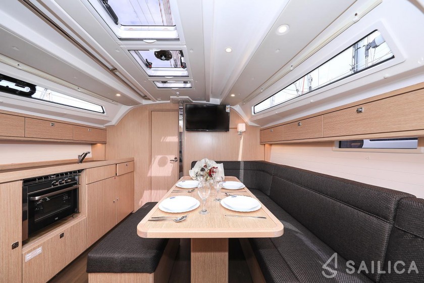 Bavaria 41 Cruiser - Yacht Charter Sailica