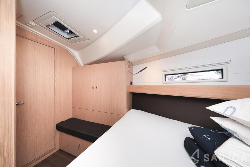 Bavaria 41 Cruiser - Yacht Charter Sailica
