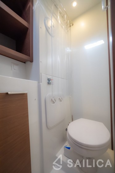 Lagoon 40 - Yacht Charter Sailica