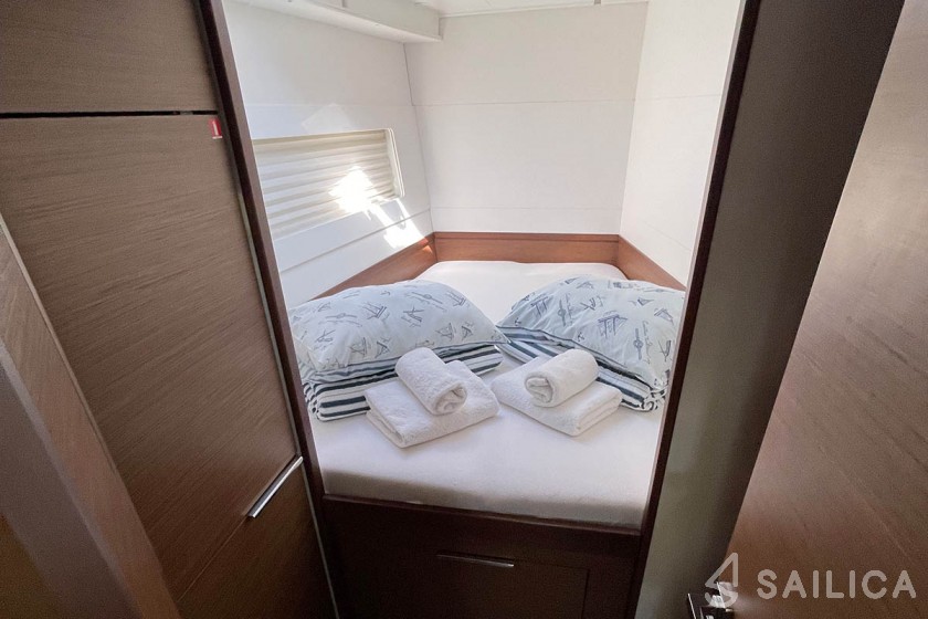 Lagoon 40 - Yacht Charter Sailica