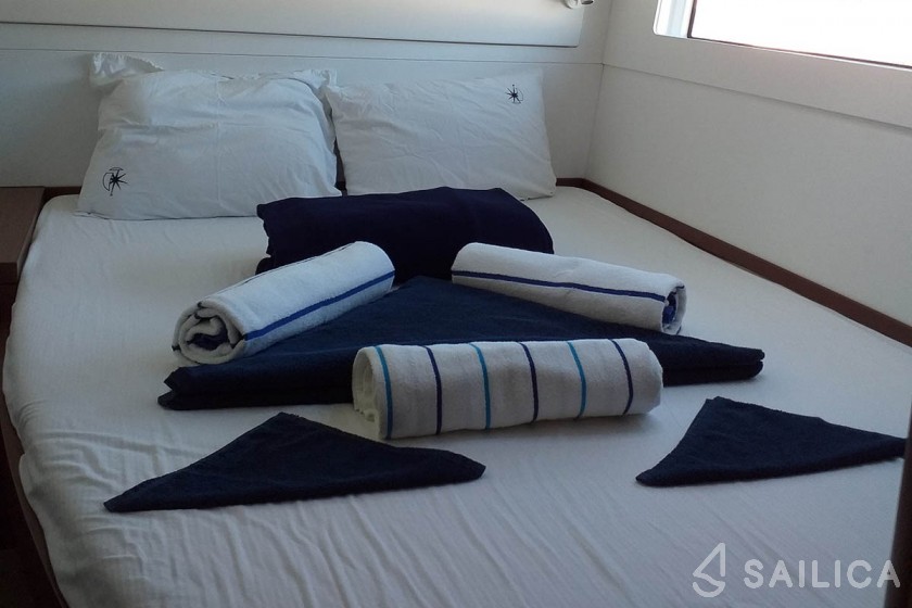 Lagoon 40 - Yacht Charter Sailica