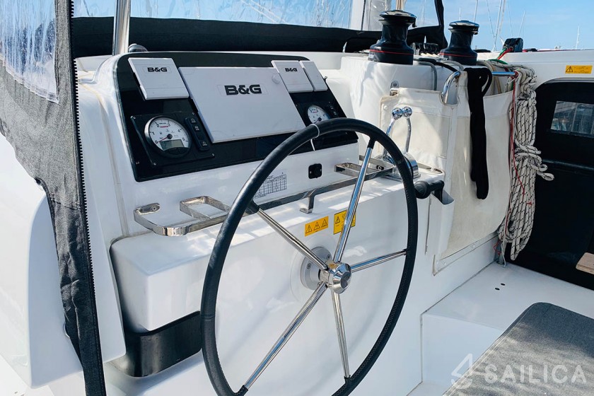 Lagoon 42 - Yacht Charter Sailica
