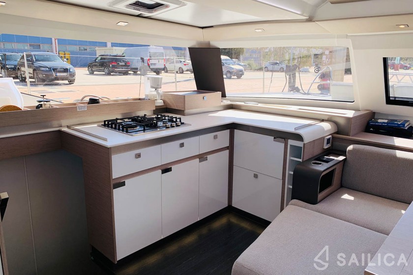Elba 45 - Yacht Charter Sailica