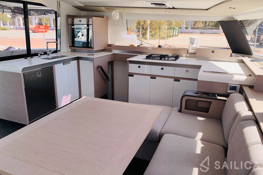 Elba 45 - Yacht Charter Sailica