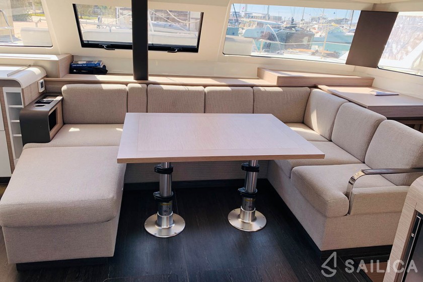 Elba 45 - Yacht Charter Sailica