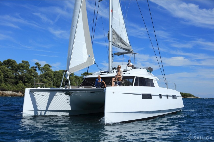 Nautitech 46 Fly - Yacht Charter Sailica