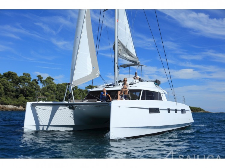 Nautitech 46 Fly - Yacht Charter Sailica