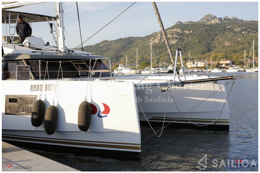 Nautitech 46 Fly - Yacht Charter Sailica