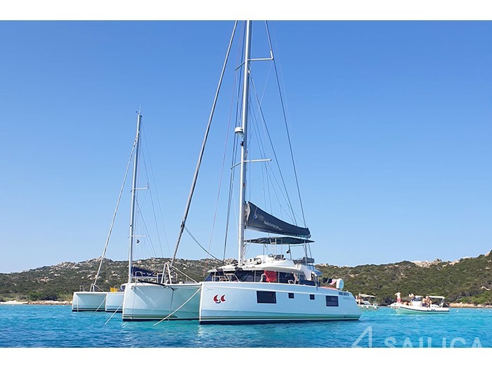 Nautitech 46 Fly - Yacht Charter Sailica