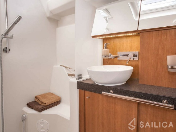 Hanse 505 - Yacht Charter Sailica