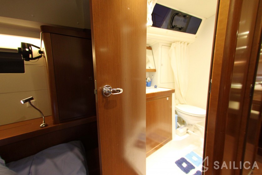 Oceanis 48 - Yacht Charter Sailica
