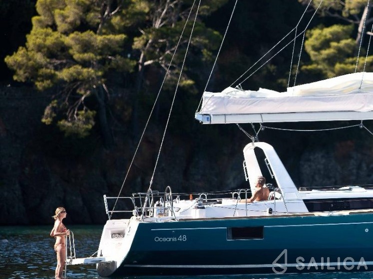 Oceanis 48 - Yacht Charter Sailica