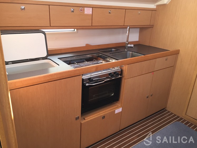 Bavaria 41 Cruiser - Yacht Charter Sailica