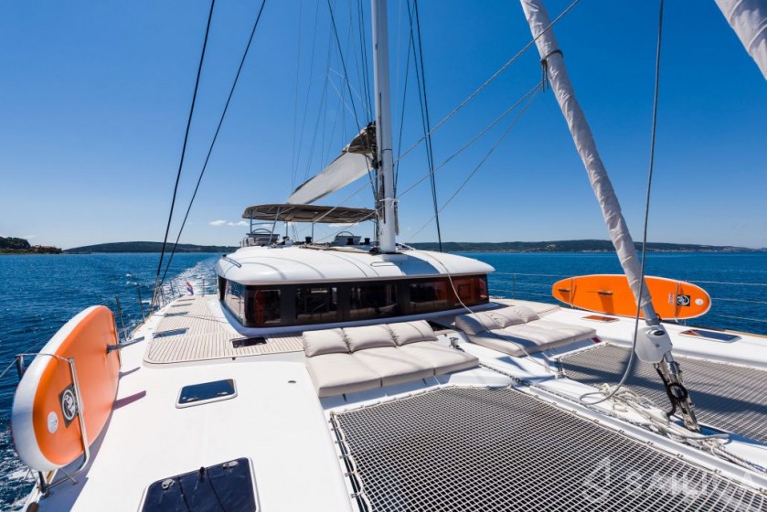 Lagoon 620 - Yacht Charter Sailica