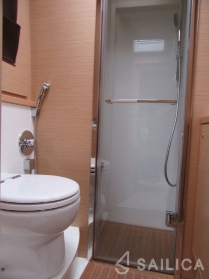 Lagoon 620 - Yacht Charter Sailica