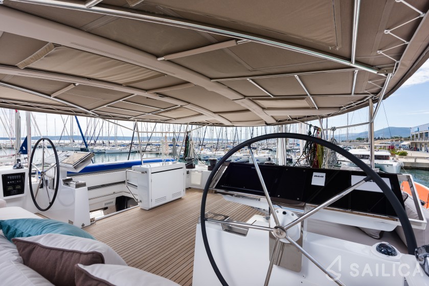 Lagoon 620 - Yacht Charter Sailica