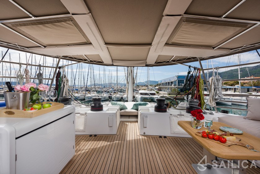 Lagoon 620 - Yacht Charter Sailica