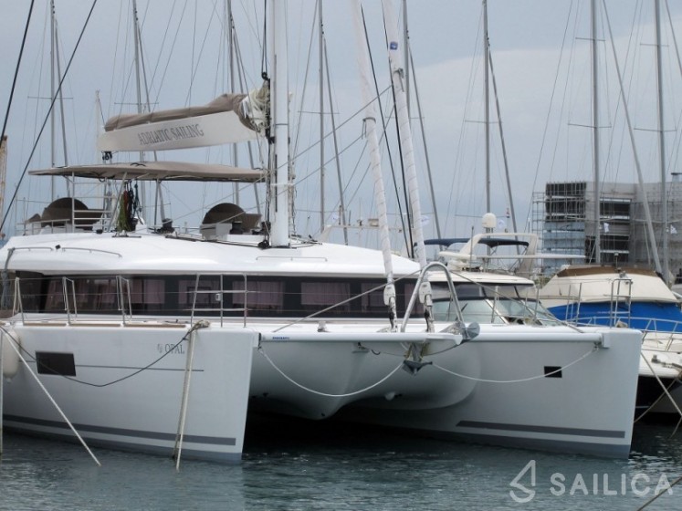 Lagoon 620 - Yacht Charter Sailica