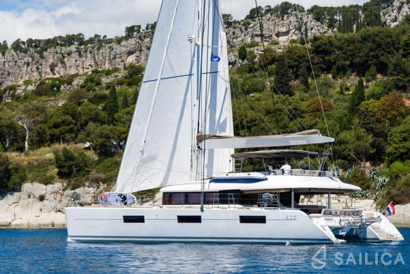 Lagoon 620 - Yacht Charter Sailica