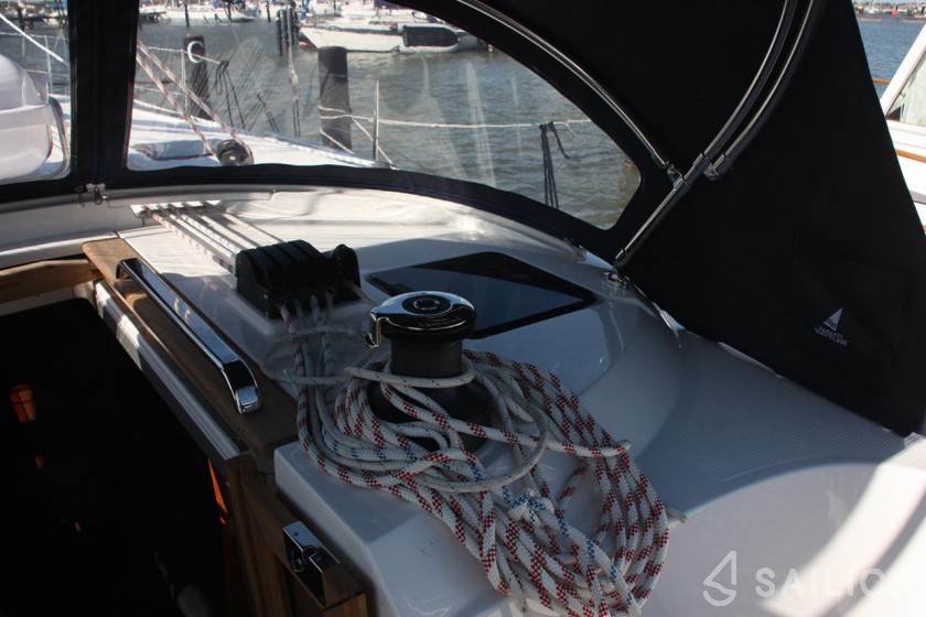 Bavaria 46 Cruiser - Yacht Charter Sailica
