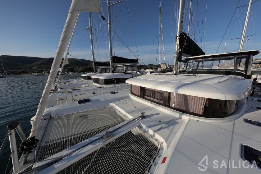 Lagoon 42 - Yacht Charter Sailica