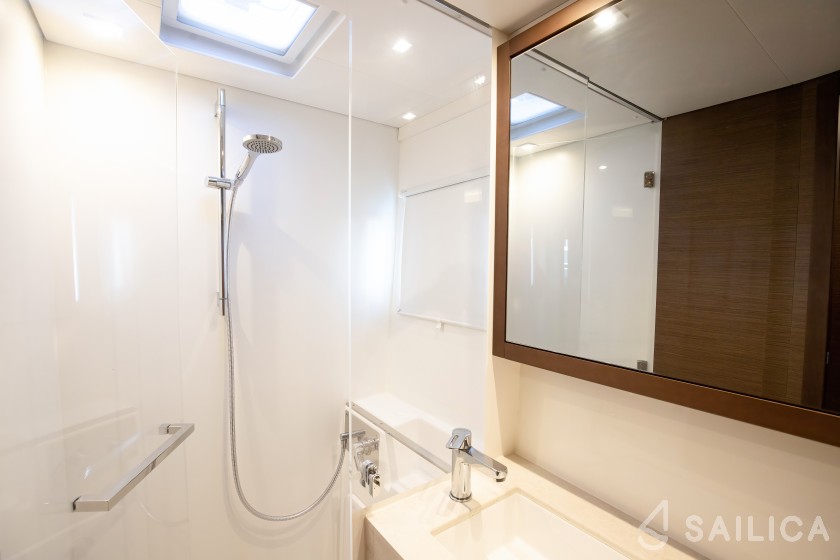 Lagoon 46  - Yacht Charter Sailica