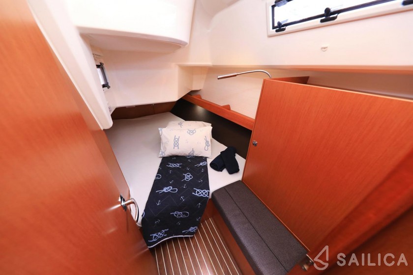 Bavaria 37 Cruiser - Yacht Charter Sailica