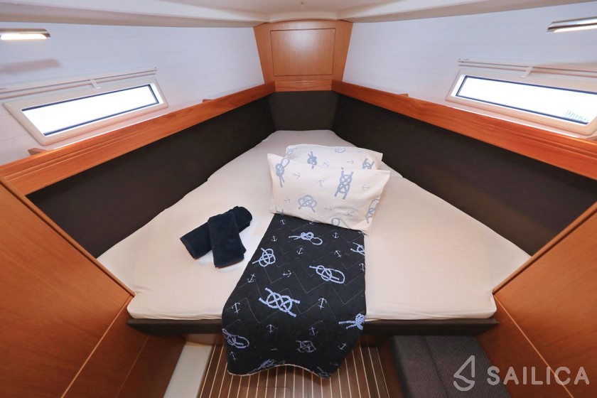 Bavaria 37 Cruiser - Yacht Charter Sailica