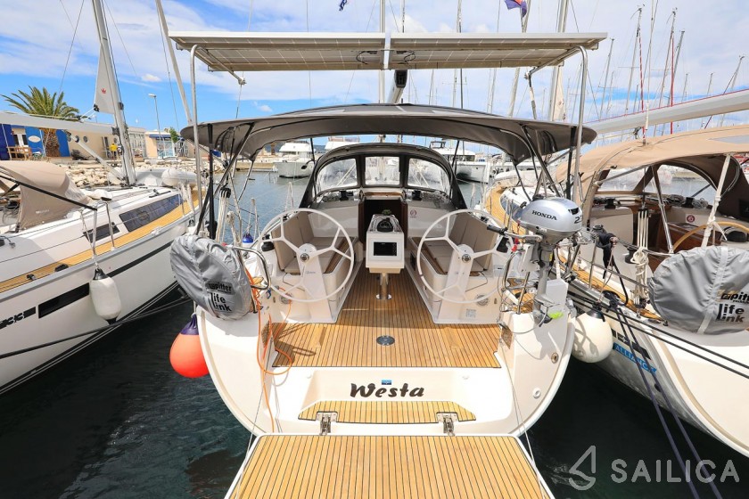 Bavaria 37 Cruiser - Yacht Charter Sailica